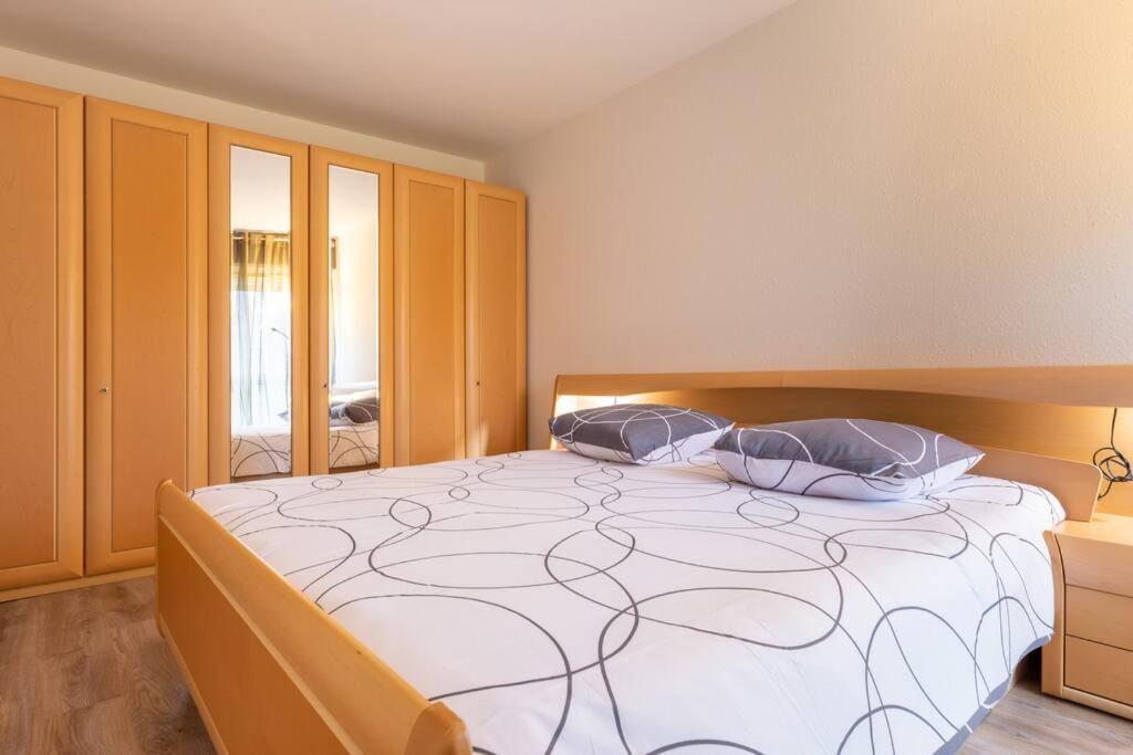 Superbe Appartement Spacieux Avec Parking Gratuit Illzach Exterior foto