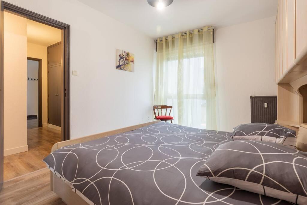 Superbe Appartement Spacieux Avec Parking Gratuit Illzach Exterior foto